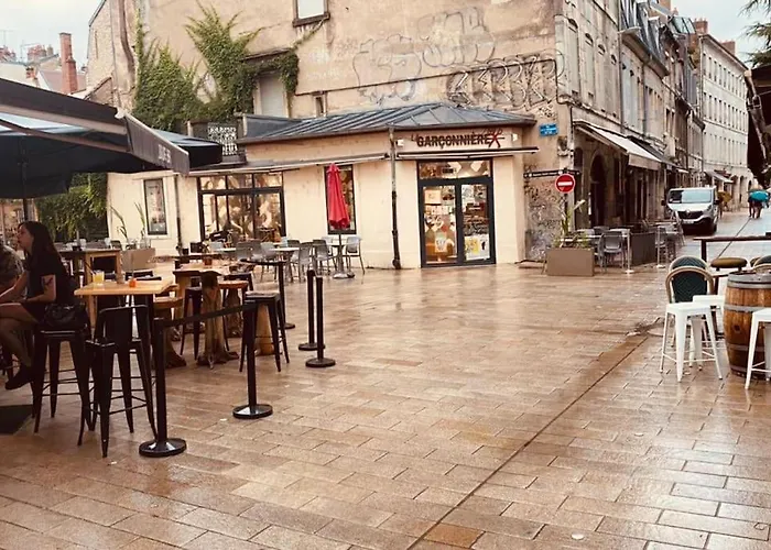 Studio Renove Avec Patio, Coeur Du Centre Ville