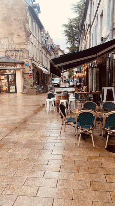 Apartment Renove Avec Patio, Coeur Du Centre Besançon