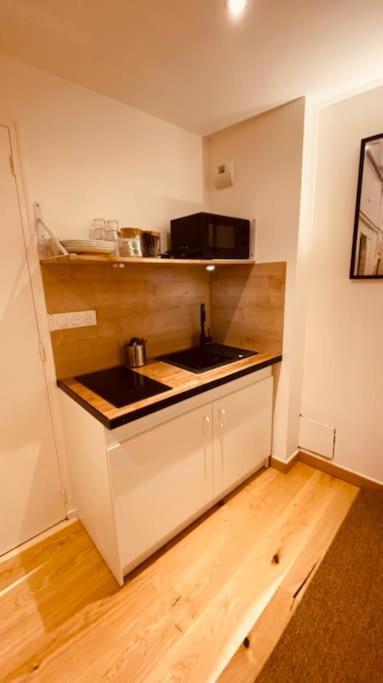 Renove Avec Patio, Coeur Du Centre * Besançon